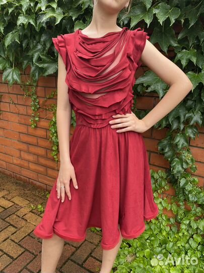 Дизайнерское платье