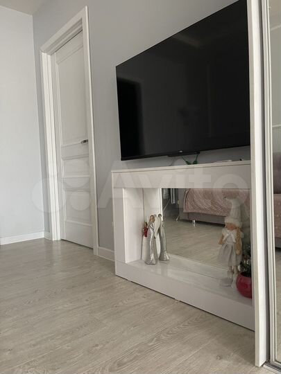 2-к. квартира, 60 м², 8/12 эт.