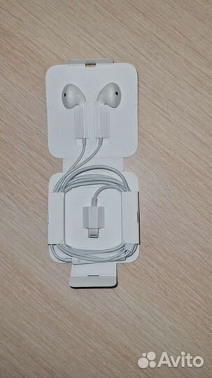 Наушники Apple EarPods Lightning