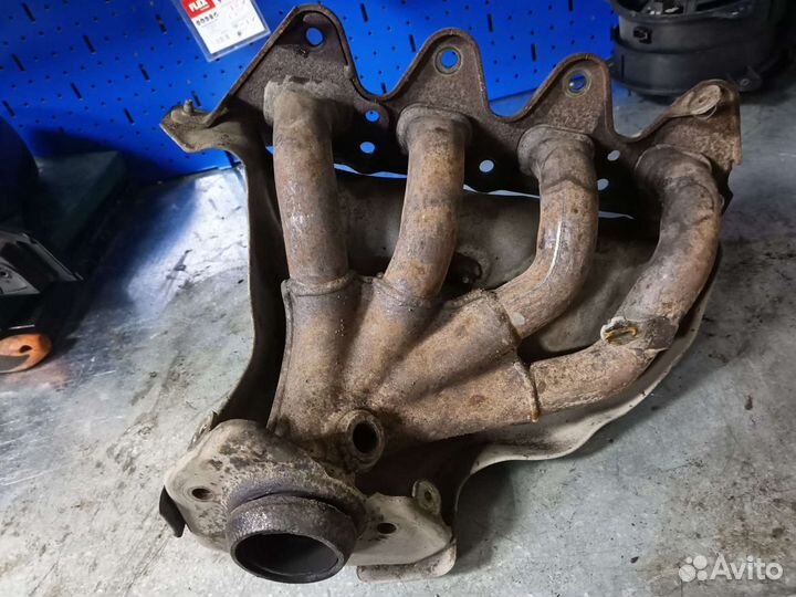 Выпускной коллектор 1.6 бензин Renault Megane3 Sce