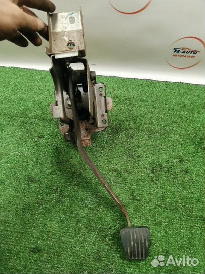 Педаль сцепления Chevrolet Rezzo хетчбек 1.6