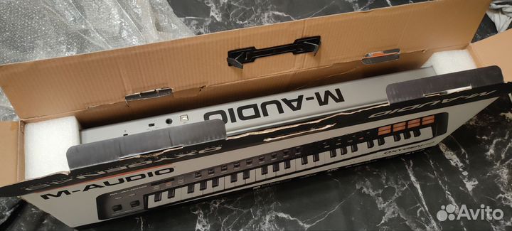 M-Audio Oxygen 49 Mk 4 midi клавиатура