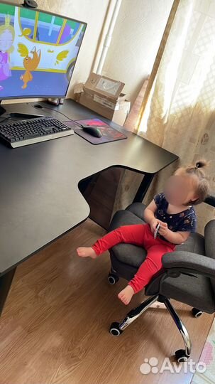 Компьютерный стол