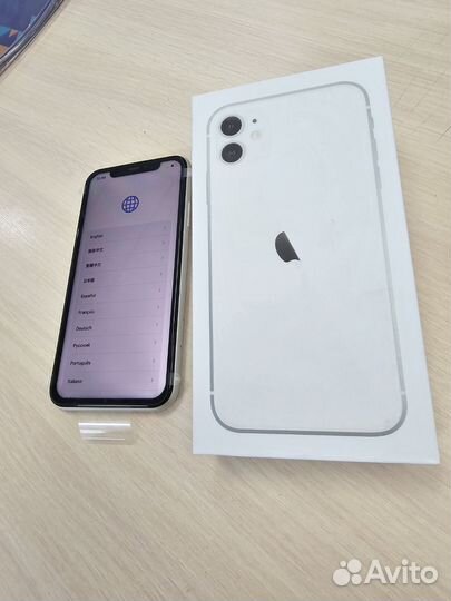 Телефон iPhone 11