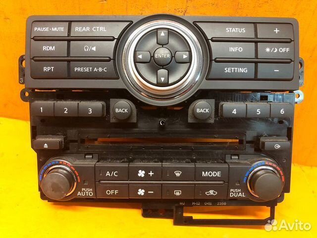 Блок управления климат-контролем и магнитолой