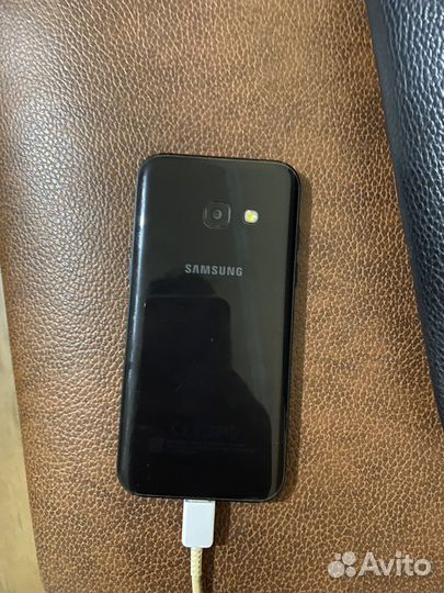Телефон Samsung galaxy a3 2016