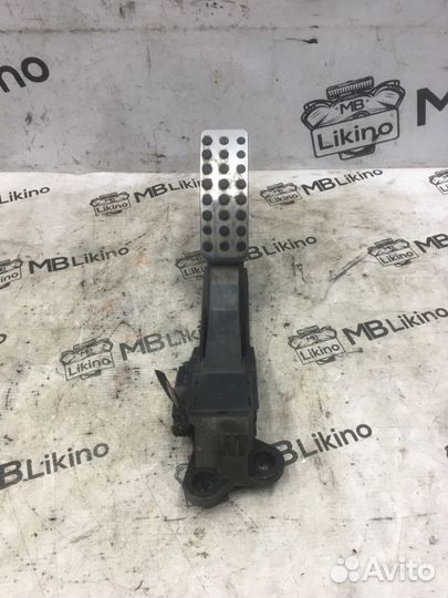 Педаль газа Mercedes Ml W164