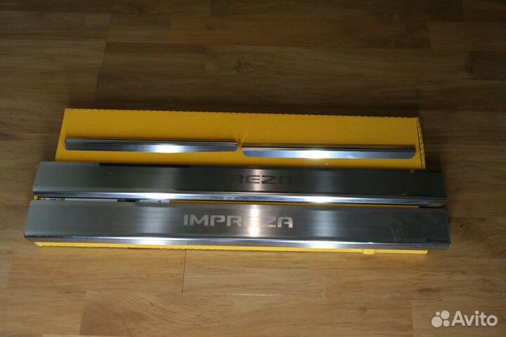 Накладки на пороги Subaru Impreza III