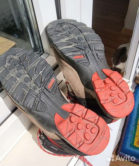 Женские треккинговые ботинки asolo