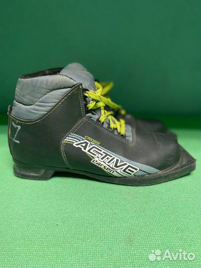 Ботинки лыжные 37 Larsen