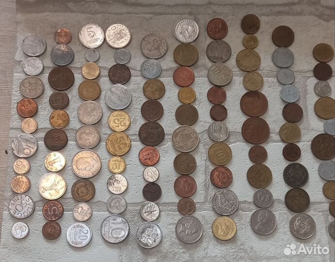 М 100 Иностранные монеты опт. Без повторов