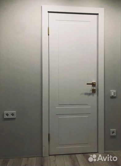 Двери светлые лаконичные