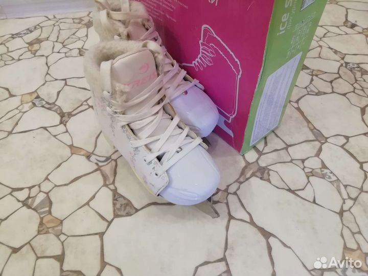 Коньки фигурные