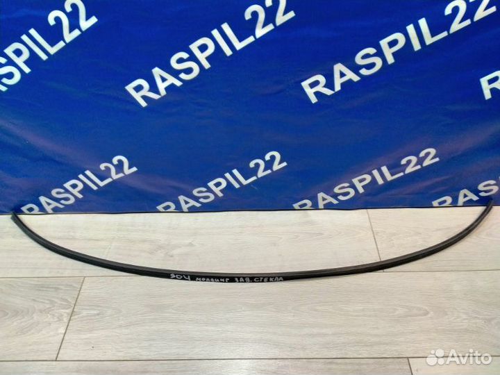 Молдинг стекла задний Toyota Mark I I GX90 1GFE