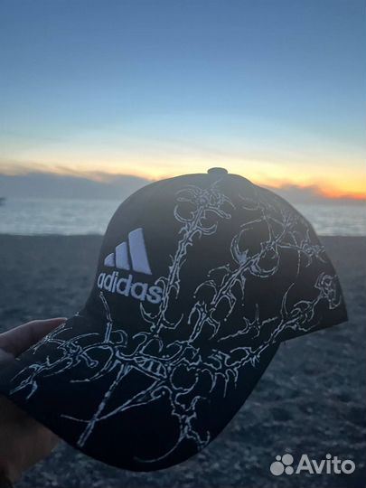 Кепка Adidas кастом y2k трайбл cybersigilism