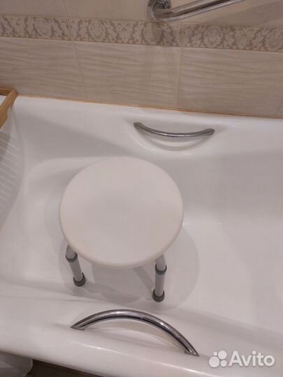 Табурет для ванной