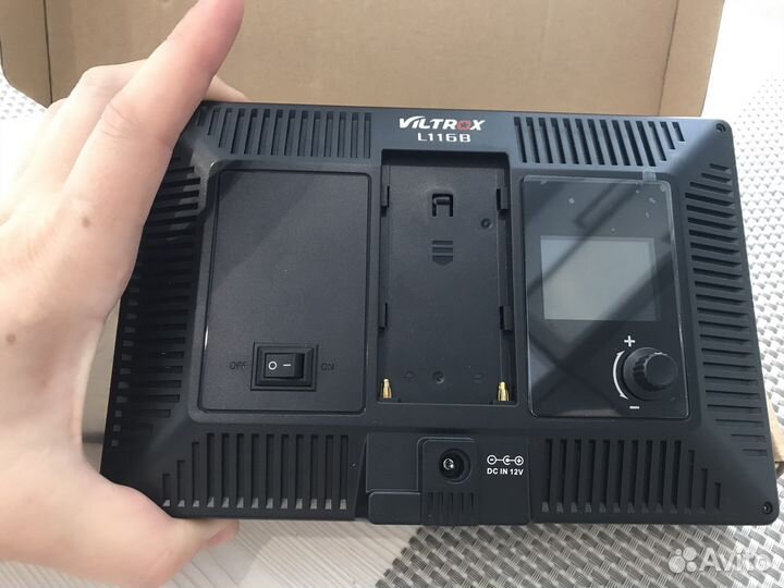 Светодиодная плоская лампа Viltrox L116B