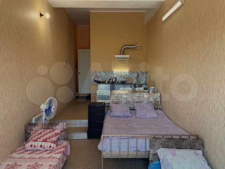 Комната 27 м² в 5-к., 1/3 эт.