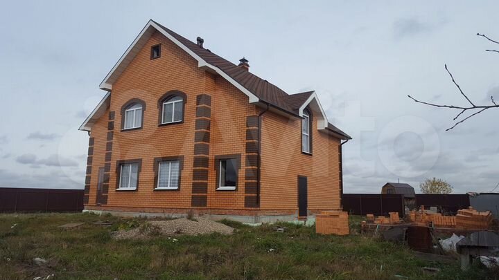 Дом 219 м² на участке 20 сот.