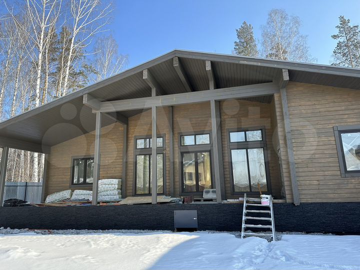 Коттедж 318 м² на участке 19 сот.