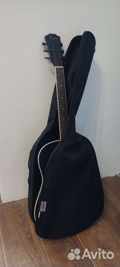 Акустическая гитара