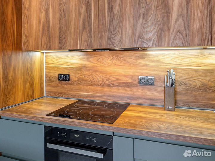 Кухня под потолок под проект с антресолями