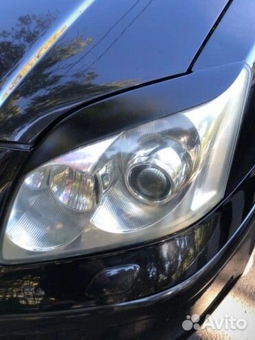 Реснички на фары Тойота avensis