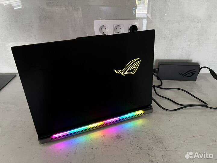 Игровой ноутбук Asus ROG Strix G18