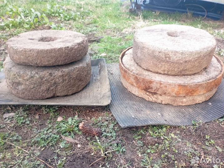 Каменные жернова