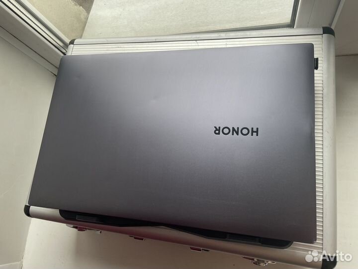 Honor MagicBook Pro AMD Ryzen 5 3550H/8Gb/512Gb