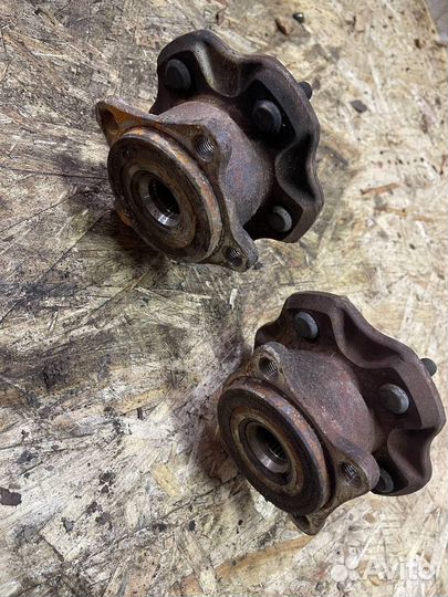 Ступица задняя левая правая Lexus rx3 4wd 09-15