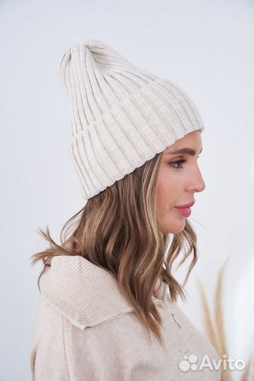 Шапка женская вязаная бежевая