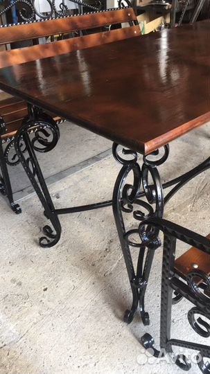 Столик уличный