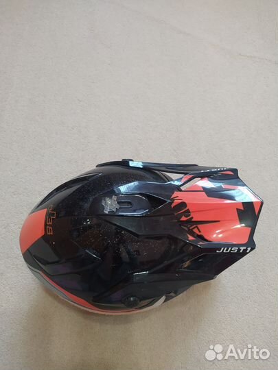 Мотоциклетный шлем + наколенники