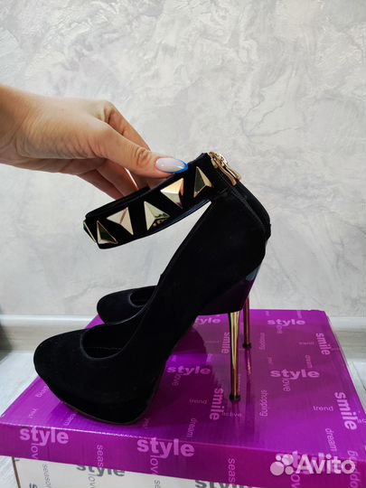 Туфли женские 38 размер черные замшевые