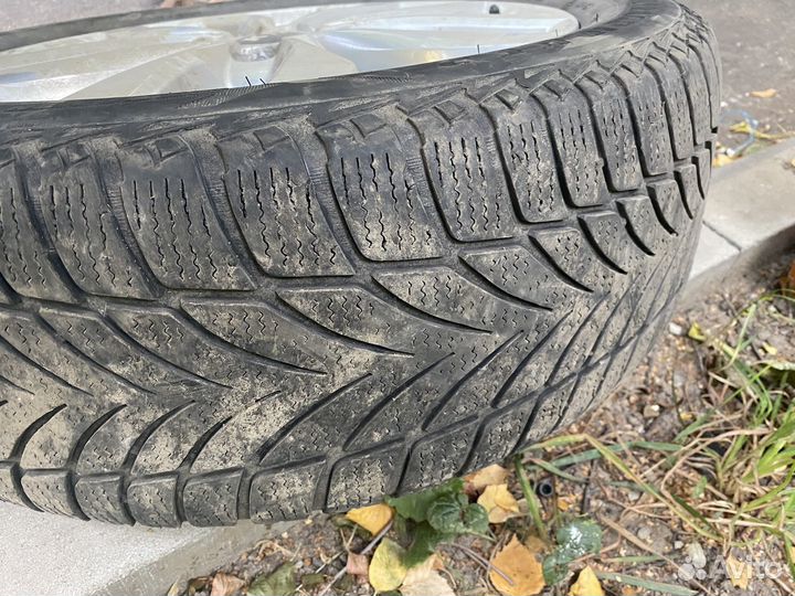 Зимние шины с дисками Goodyear 215/55 R17