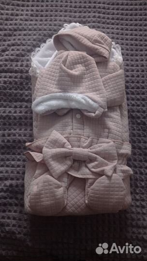 Комплект на выписку, новый