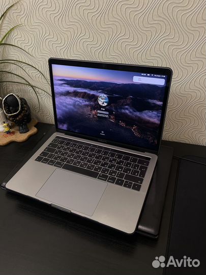 Apple macbook pro 13 2017 256gb touch bar