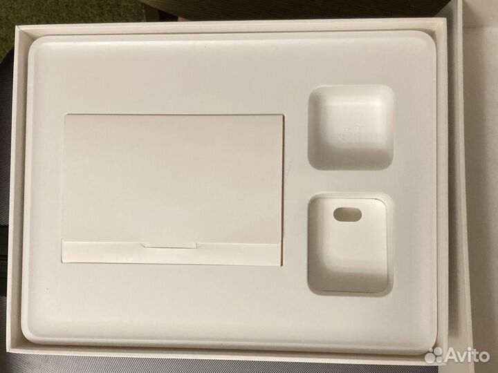 Коробка от iPad 2