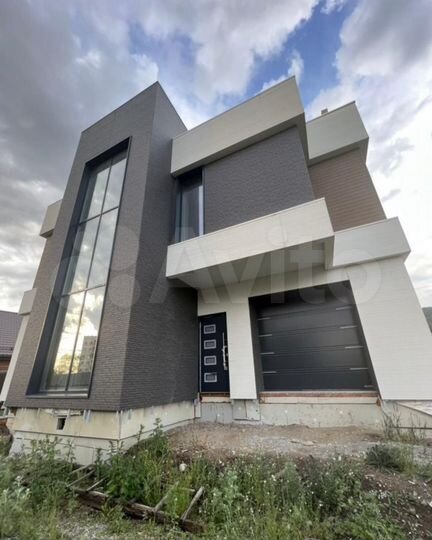 Коттедж 241 м² на участке 10 сот.