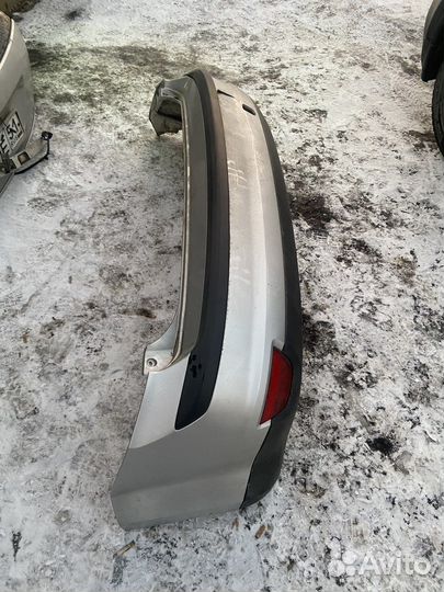 Бампер задний Ford Focus 2 хэтчбек под ремонт