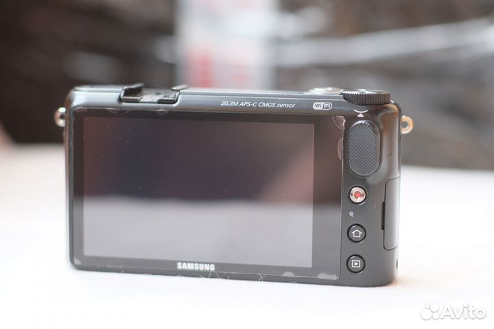 Samsung NX 2000 Body