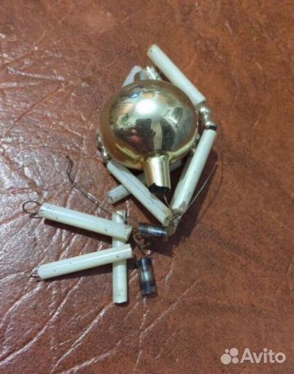 Новогодние игрушки и крепления