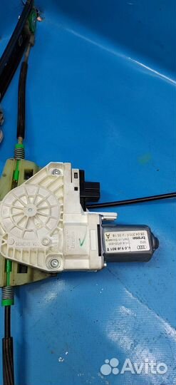 Стеклоподъемник электр. передний левый Audi Q7 (2