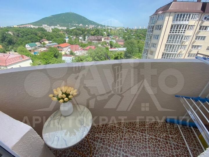 2-к. квартира, 80 м², 8/9 эт.