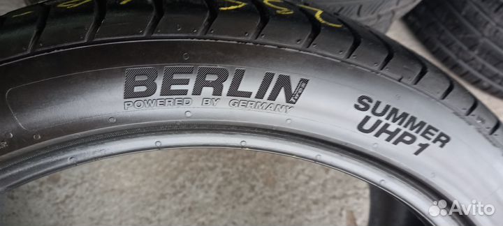 Berlin Summer UHP 235/40 R18 95Y
