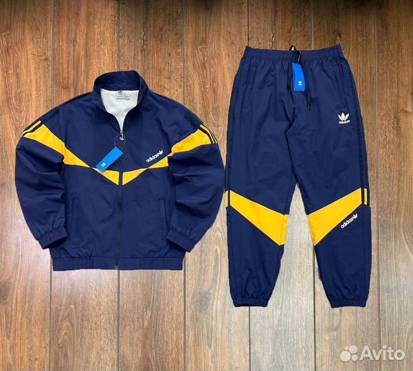 Спортивный костюм Adidas