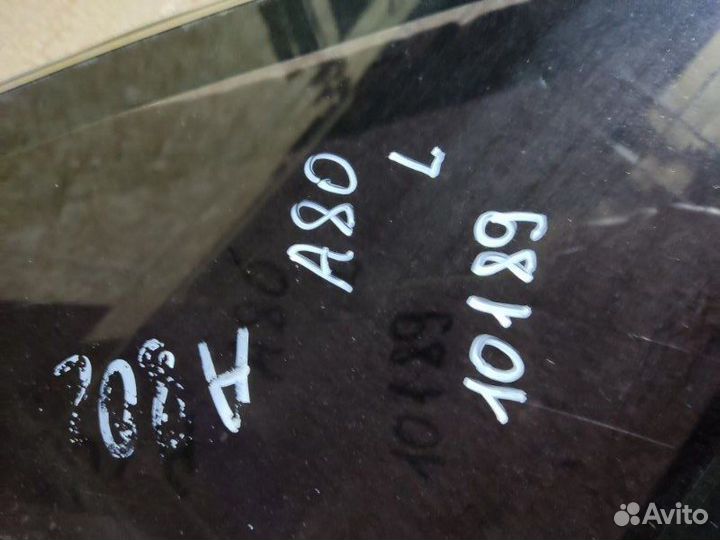 Стекло заднее левое Audi 80 B3 седан 1.8I 1989