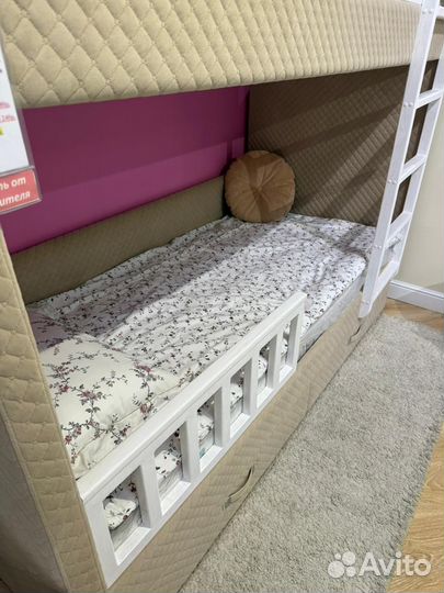 Двухъярусная кровать