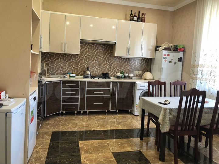 Дом 181 м² на участке 6 сот.